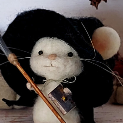 Needle felted mouse Wizard Albie Thistlewick III