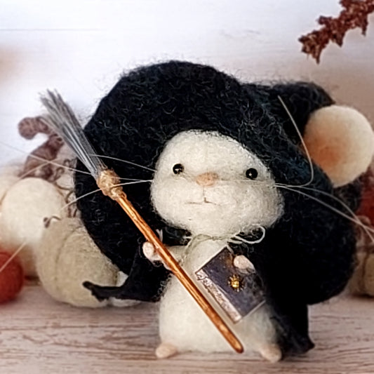 Needle felted mouse Wizard Albie Thistlewick III