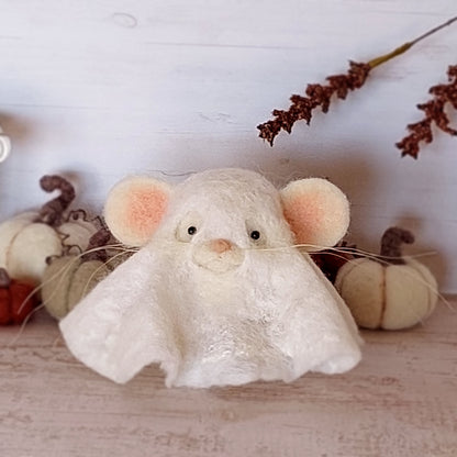 Needle felted mouse Ghost Tobben Tattertail