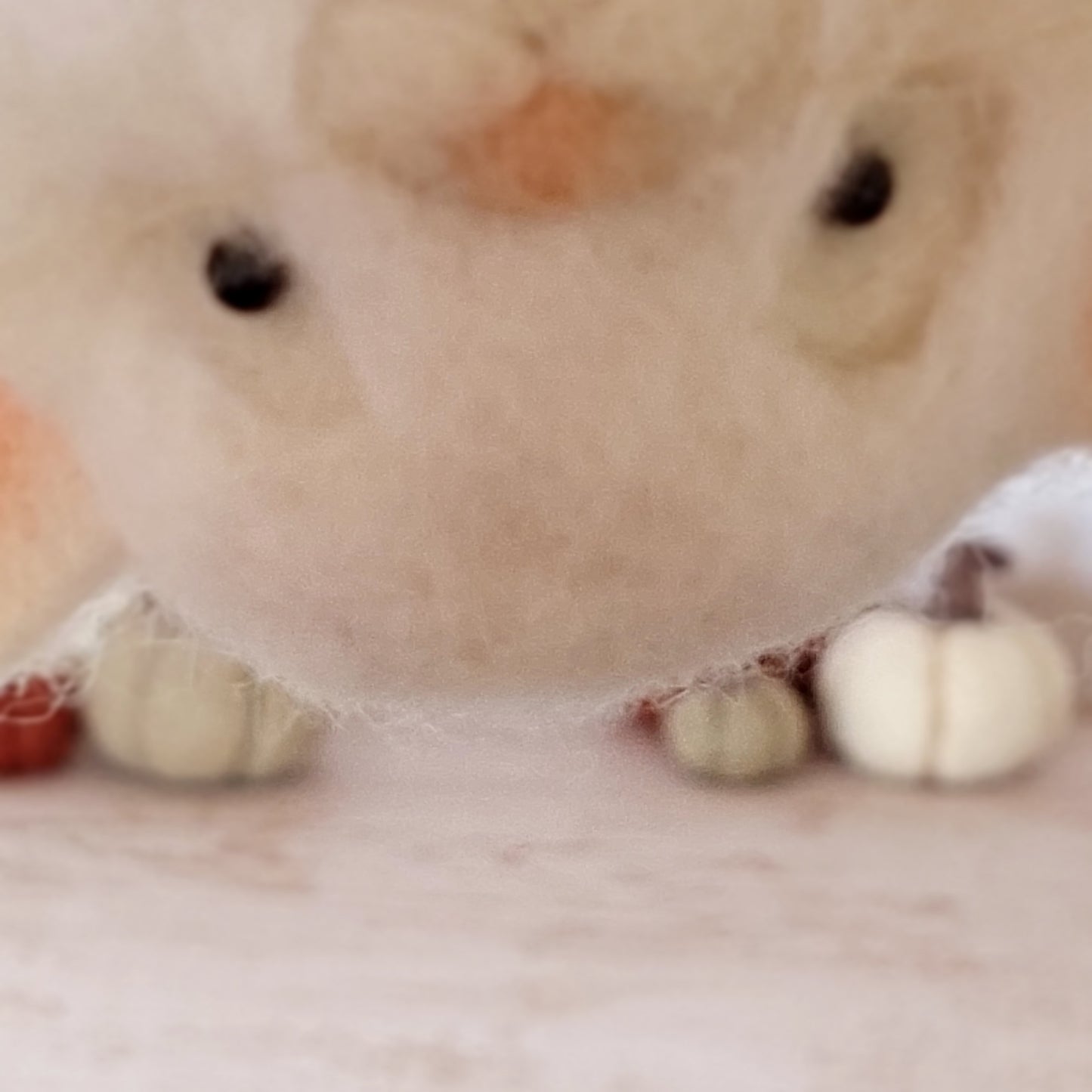 Needle felted mouse Ghost Tobben Tattertail