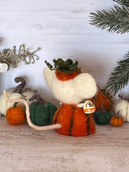 Needle felted mouse  Guardians of the pumpkin patch Tansy Thimbletoe