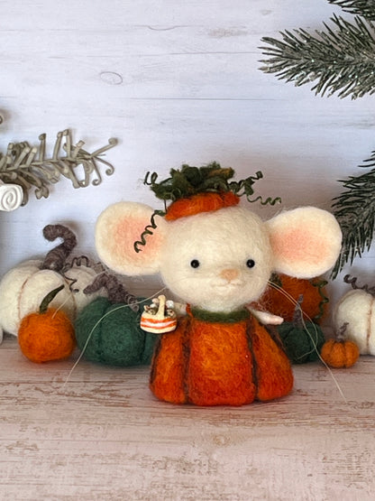 Needle felted mouse  Guardians of the pumpkin patch Tansy Thimbletoe
