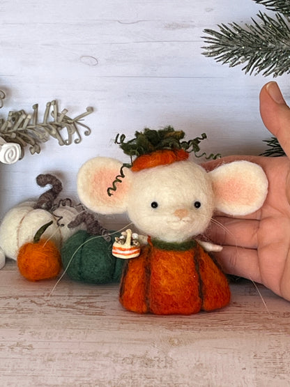 Needle felted mouse  Guardians of the pumpkin patch Tansy Thimbletoe