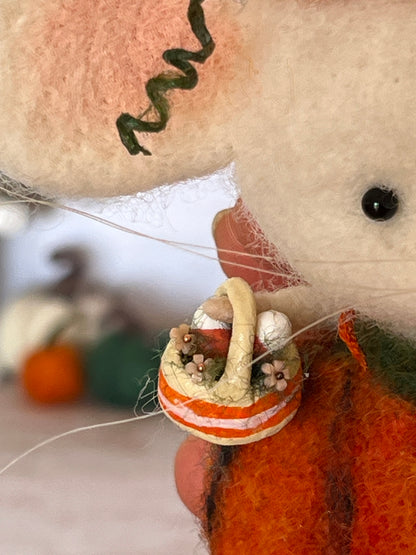 Needle felted mouse  Guardians of the pumpkin patch Tansy Thimbletoe