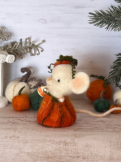 Needle felted mouse Guardians of the pumpkin patch Marigold Fernwhip