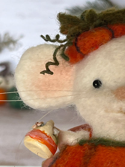 Needle felted mouse Guardians of the pumpkin patch Marigold Fernwhip