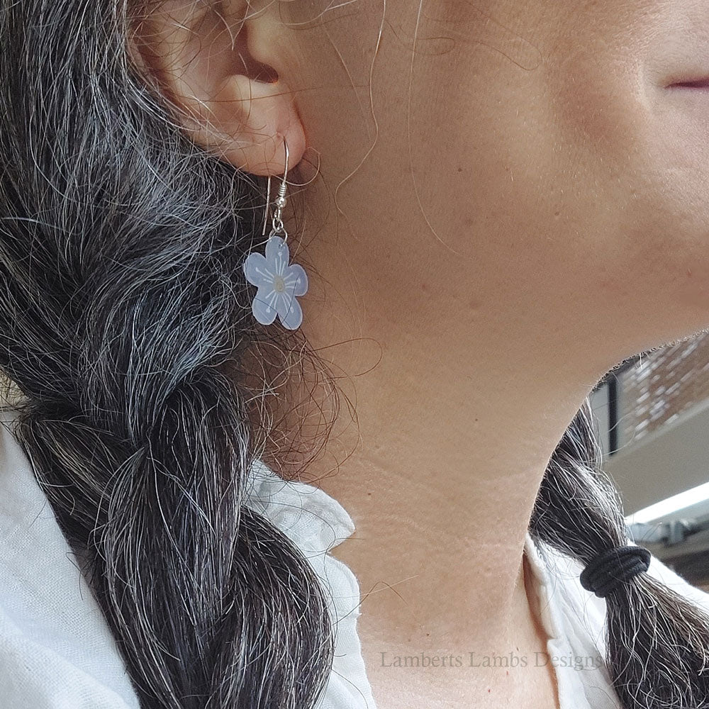 Minimalistic Purple daisy flower earrings, handmade simple hanging  daisy earrings