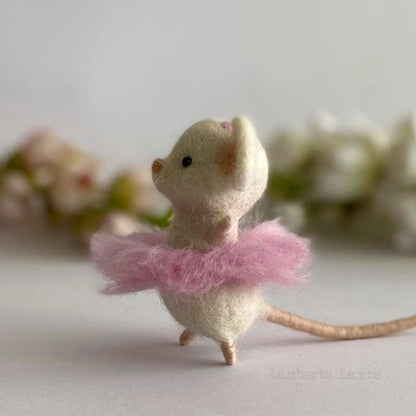 Needle felted Ballerina mouse cute mouse miniature animal, mouse ornament, Handmade mouse figurine