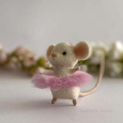 Needle felted Ballerina mouse cute mouse miniature animal, mouse ornament, Handmade mouse figurine