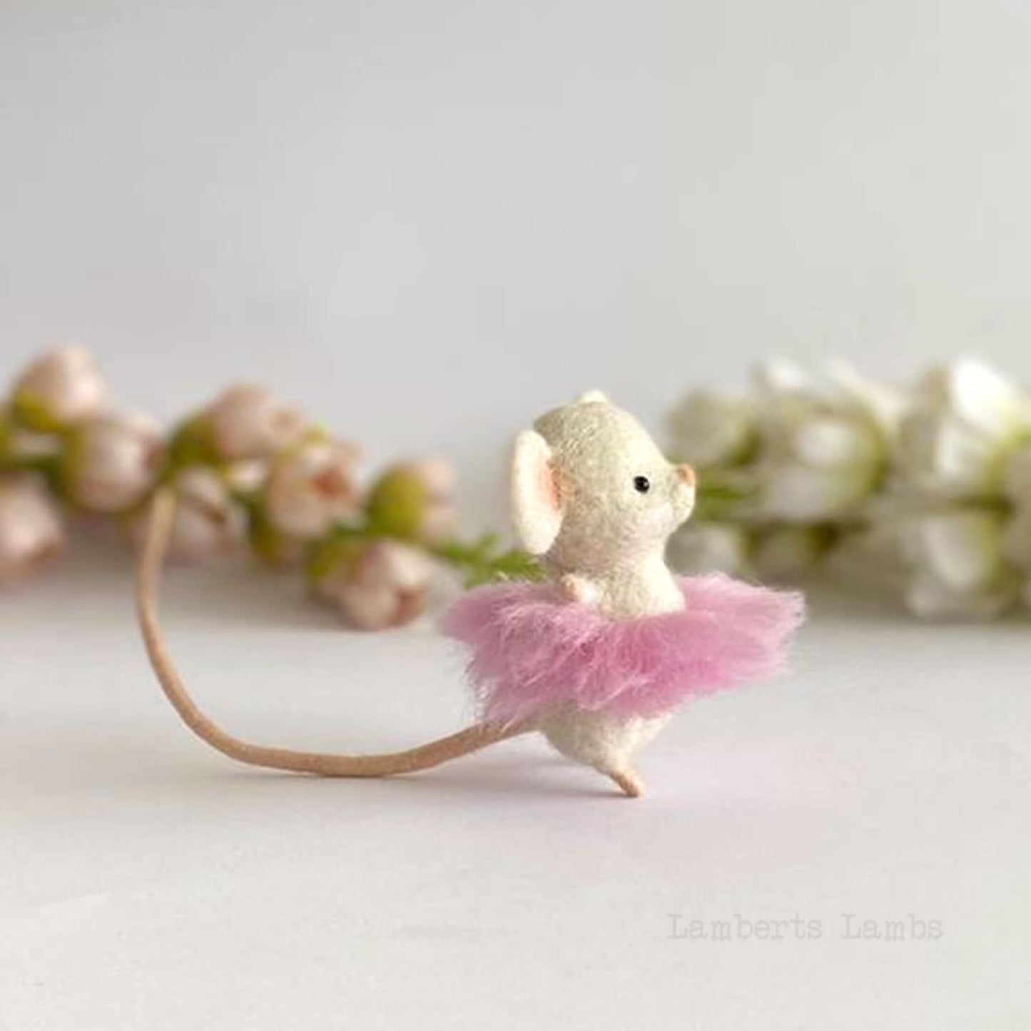 Needle felted Ballerina mouse cute mouse miniature animal, mouse ornament, Handmade mouse figurine