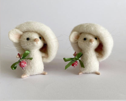 White needle felted Christmas mouse felt Christmas ornament Handmade wool mouse