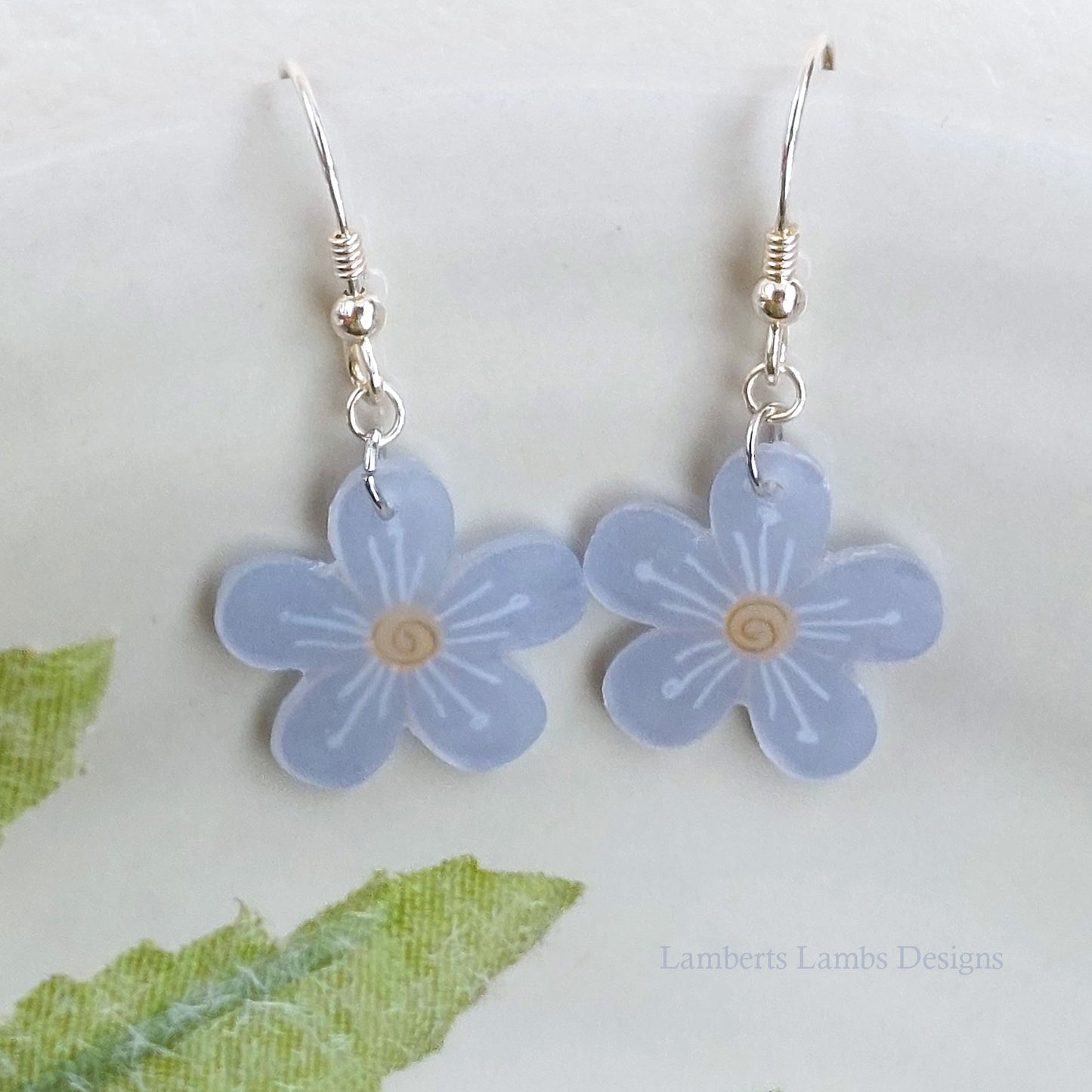 Minimalistic Purple daisy flower earrings, handmade simple hanging  daisy earrings