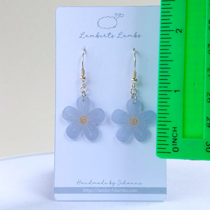 Minimalistic Purple daisy flower earrings, handmade simple hanging  daisy earrings