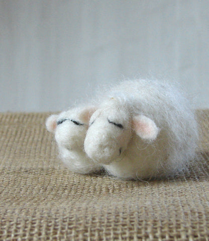 Felted Sheep. White Needle Felted Wool Sheep with lamb