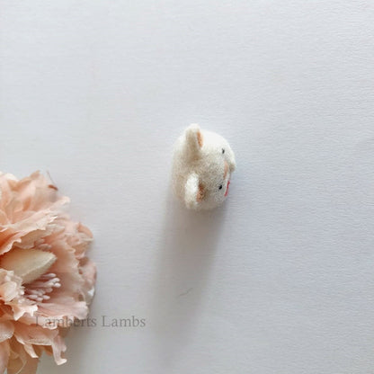 Needle Felted Cat with a heart