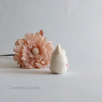 Needle Felted Cat with a heart