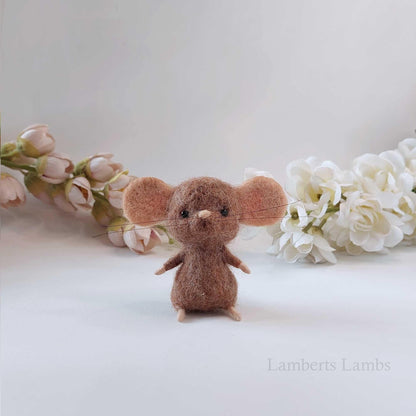Needle Felted Brown Mouse